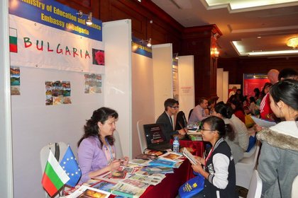 Българско участие в Европейския панаир на висшето образование в Ханой